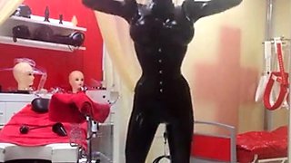 Kylies Latex Webcam Show: BDSM Fun im Studio