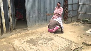 My Indian Bhabhi's Huge Ass Gets Fucked Outside - Homemade Desi Sex