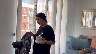 I Seduce a Woman of Limited Resources Who Came to Ask for Food in Exchange for a Delicious Fuck