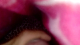 Deshi hot boy Bibi ki yaad me mutthi mar Raha hai