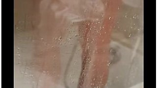 My Girlfriend 23 Year Old Fingering Her Pussy In Bath - Spying Her
