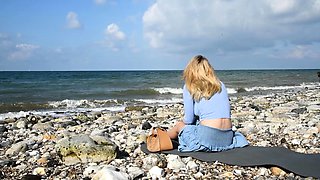 ELISA CALVI - Exhibition at the beach!