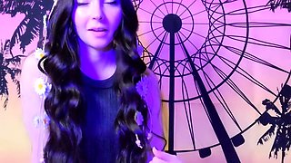 Smokin Hot Babes With A Foot Fetish